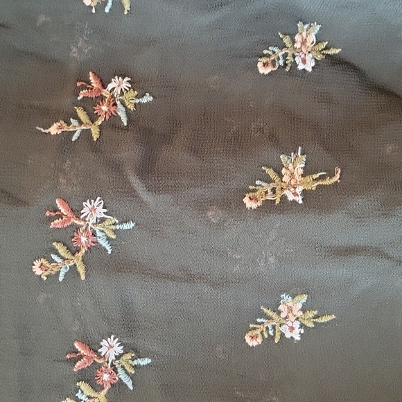 Zara Sheer Embroidered Top. - Picture 5 of 6